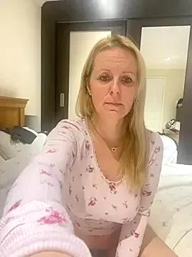 StripChat madamlillyrose is Freechat madamlillyrose — Boobs out 5 mins